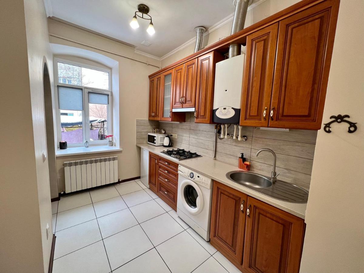 Old City Apartment With Parking Lviv Exterior foto