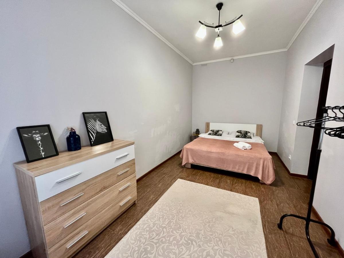 Old City Apartment With Parking Lviv Exterior foto